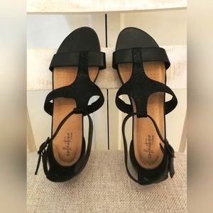 🆕 Clarks women's size 12 Black Leather, comfort Abigail sandals platforms wedge